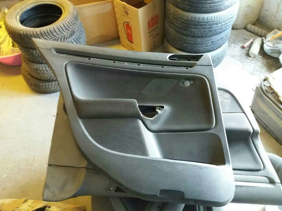 Muş SEAT ATECA çıkma yedek parça_JETTA 2010 model kapı döşemeleri.jpeg